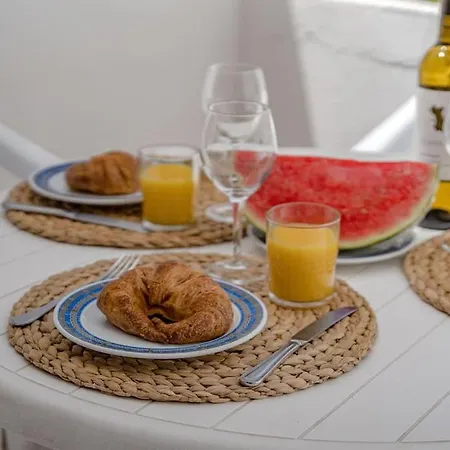 Garden Sea View Apartment *