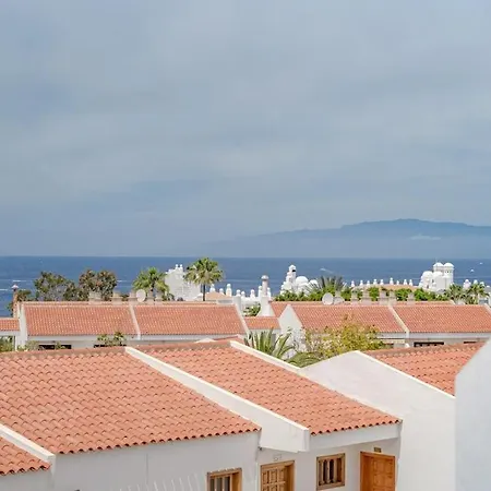 Garden Sea View Apartment