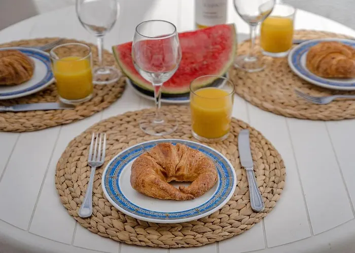 Apartment Garden Sea View