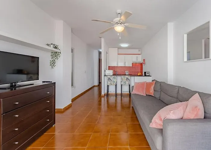 Garden Sea View Apartment *