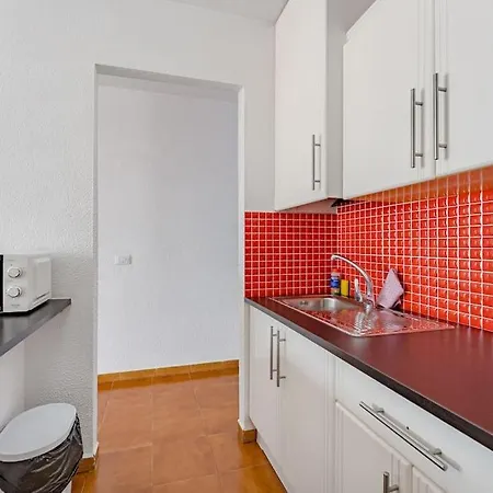 Garden Sea View 아데제