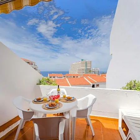 Apartment Garden Sea View